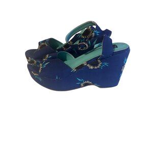 Muk Luks blue yellow and green sunflower wedge sandals size 9